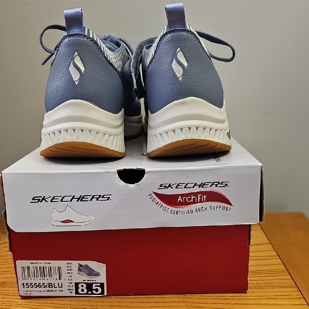 Skechers Gray Knit Lace-Up Arch Support Sneakers - Picture 2 of 11